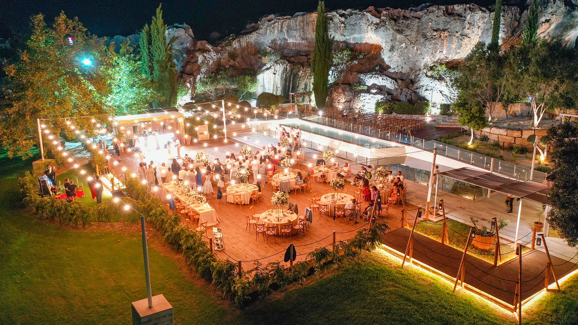 Image: http://www.bookyourweddingday.com/images/media/uploadfiles/DJI 0087 1.jpg